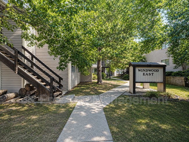 Building Photo - Windwood East Apartments
