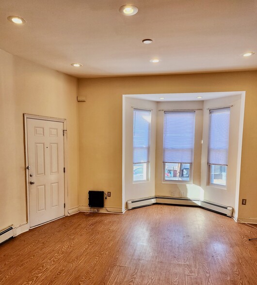 Building Photo - 244 Whiton St