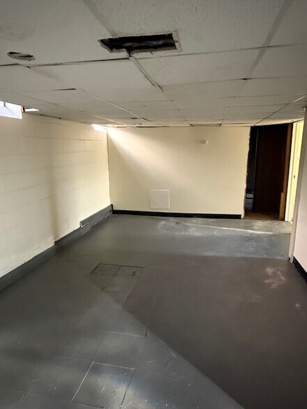 Building Photo - 19701 Tracey St