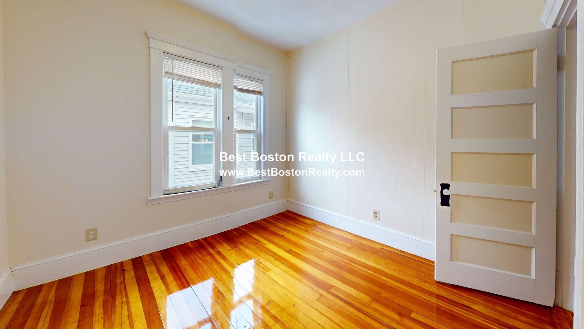 Building Photo - 93 Capen St