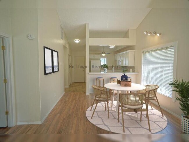 Building Photo - 2-Bed, 2-Bath Condo in Meadowood Community Temple Terrace