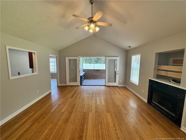 Building Photo - 130 Hosta Dr