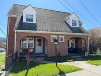 Building Photo - 122 E Main St