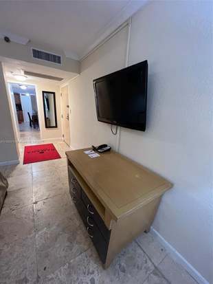 Building Photo - 19201 Collins Ave