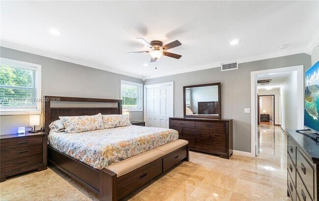 Building Photo - 601 N 44th Ave