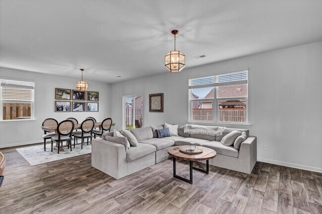 Building Photo - Ways Station Golf course community in Richmond Hill Plantation - 4 Bed/2.5 Bath