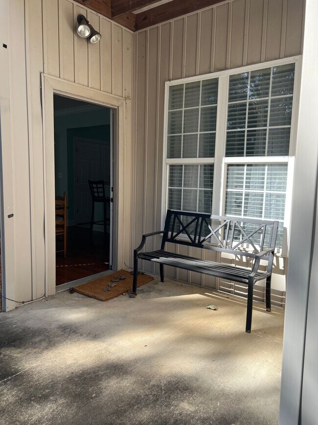 Building Photo - 1703 Highpointe