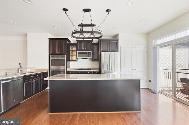 Building Photo - 1443 Occoquan Heights Ct