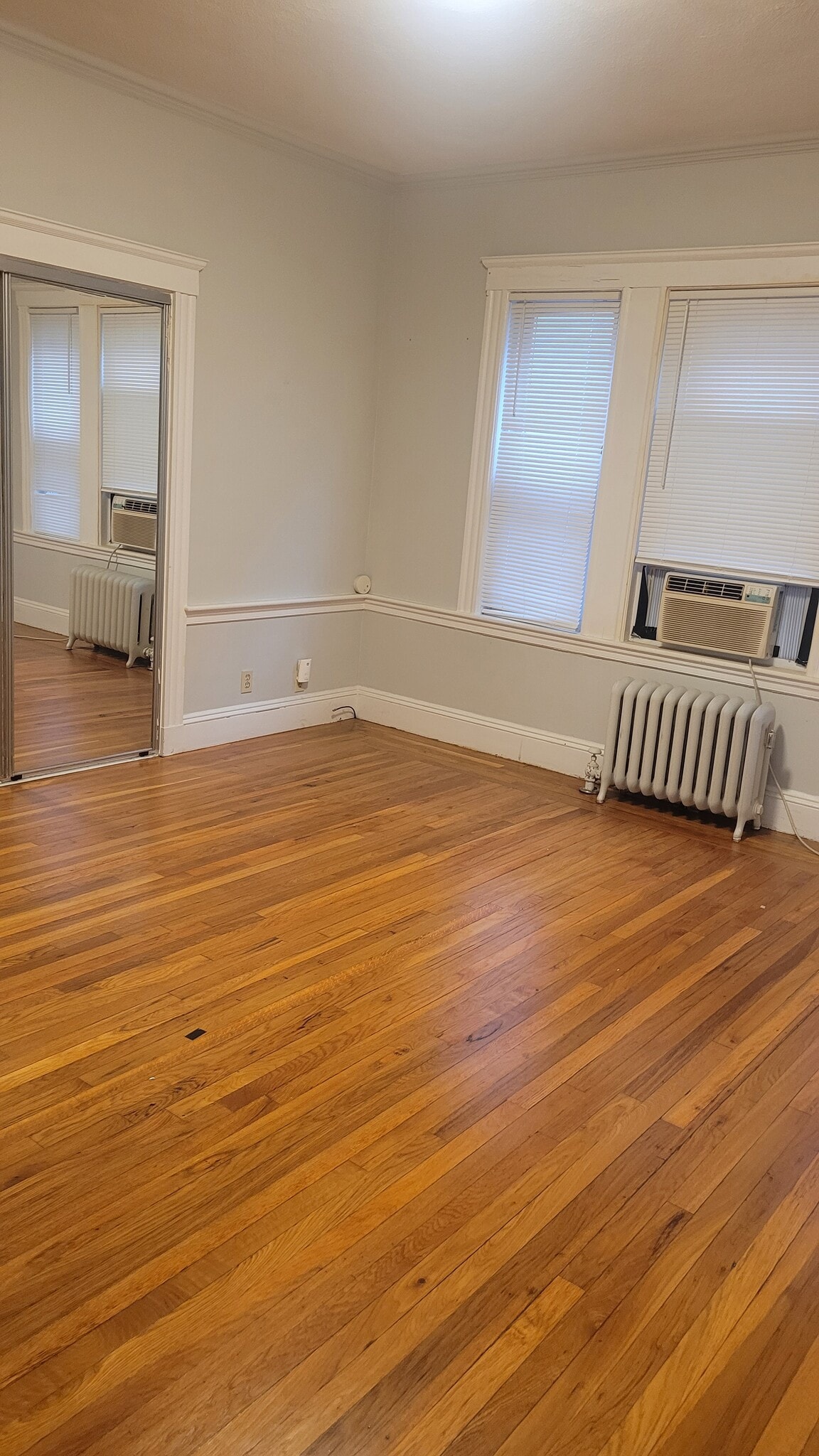 Building Photo - 258 Vine St