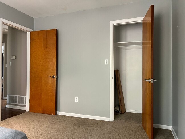 Building Photo - 743 Lander Rd