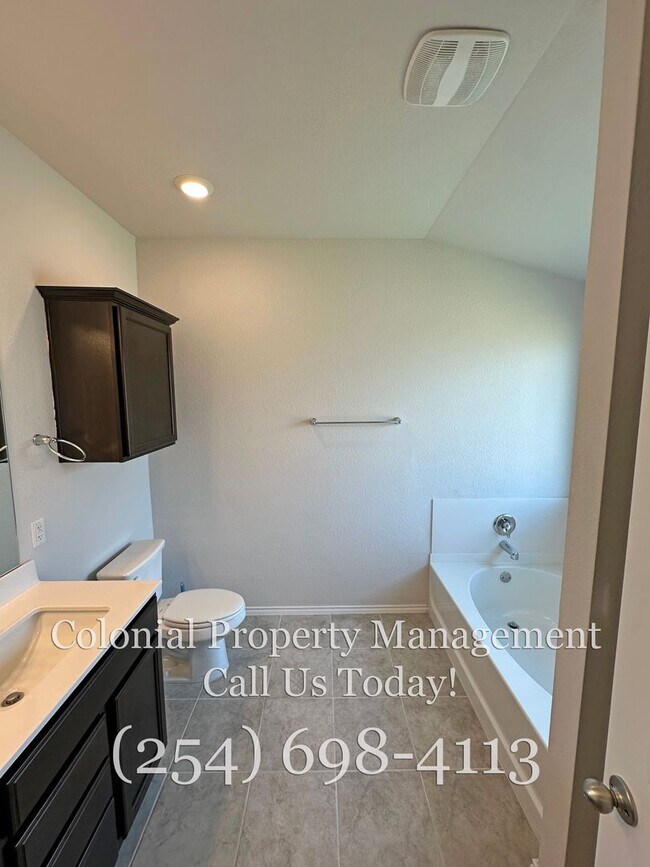 Building Photo - Available Now! 3 Bedroom 2 Bath in Harker ...