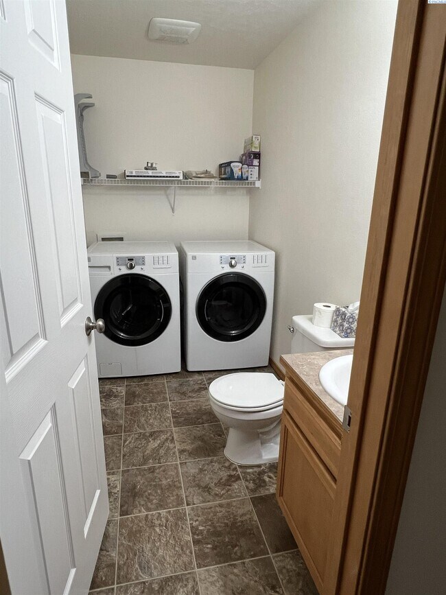 Building Photo - 4519 Catalonia Dr