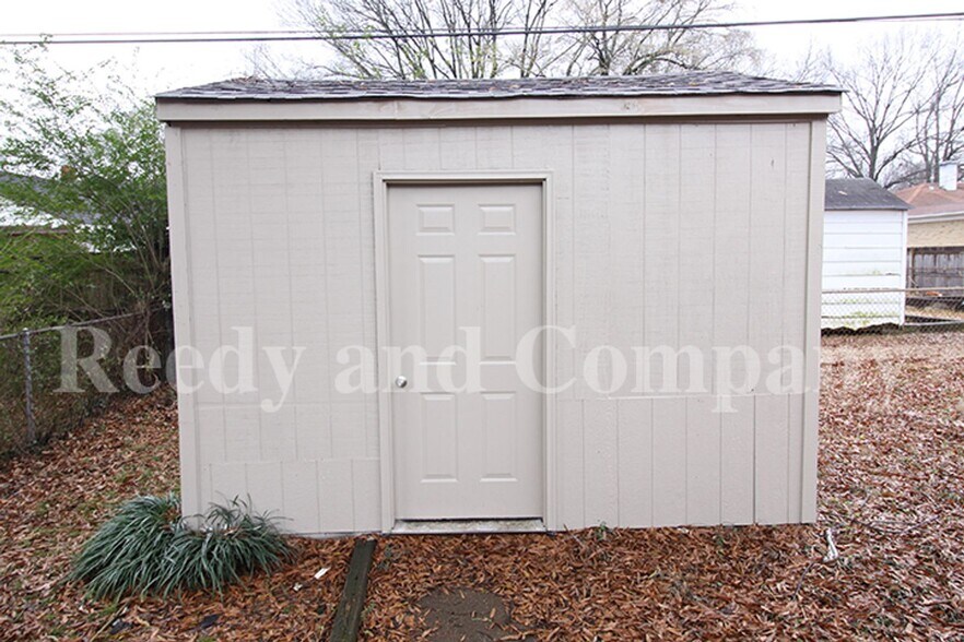 Building Photo - 1749 S Perkins Rd