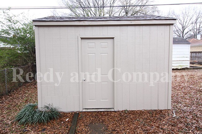 Building Photo - 1749 S Perkins Rd