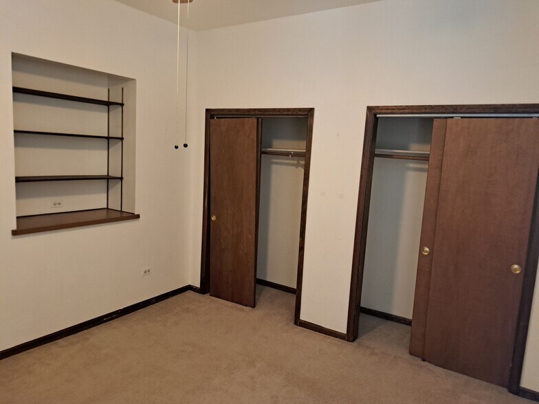 Building Photo - 3621 S Lituanica Ave