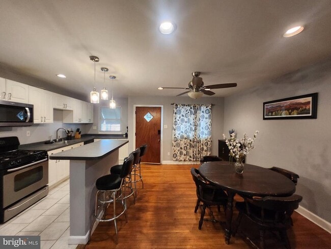 Building Photo - 5819 Bustleton Ave