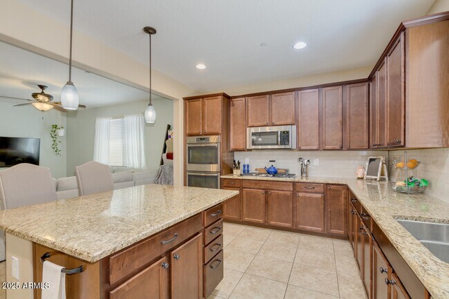 Building Photo - 21450 W Almeria Rd