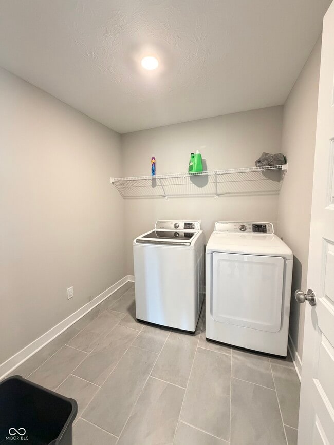 Building Photo - 908 Edmonds Pl