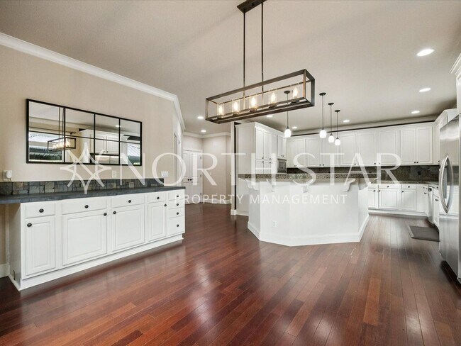 Building Photo - Tuscan Hills Traditional in Happy Valley