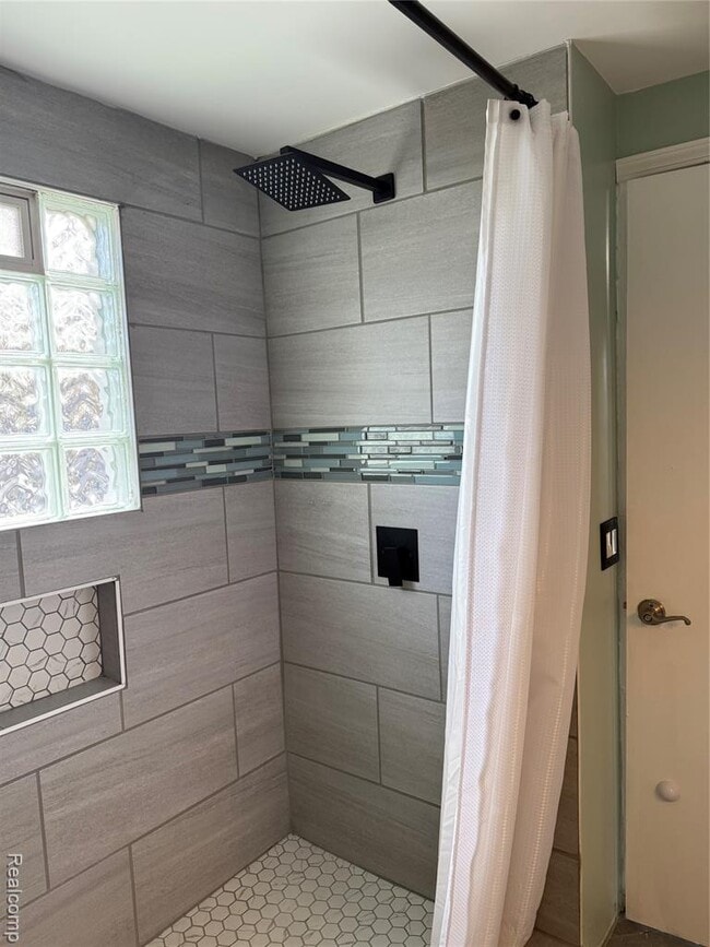 Building Photo - 2729 Kipling Ave