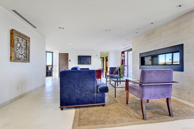 Building Photo - 100 Parrott Drive