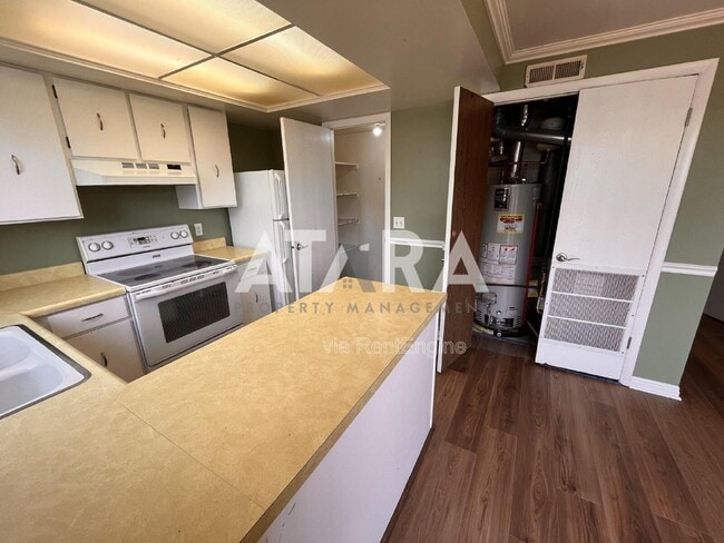 Building Photo - 330 N 100 E