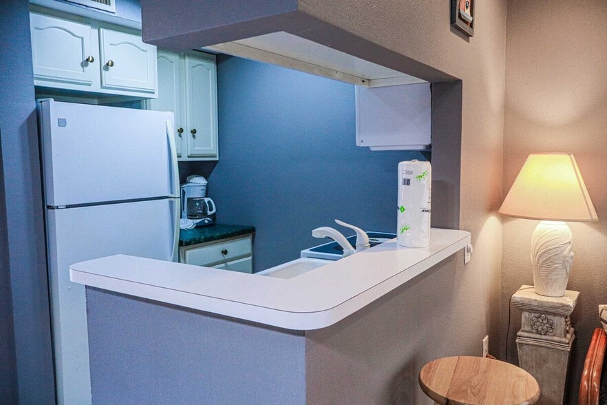 Building Photo - 200 W Kingfish St