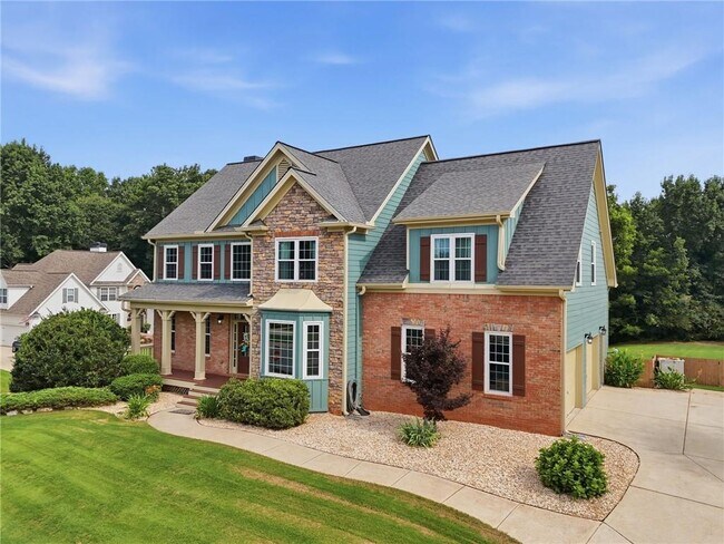 Building Photo - 8205 Applewood Ct