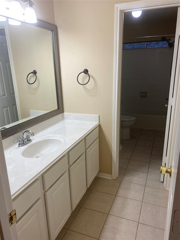 Building Photo - 2114 Winding Hollow Dr