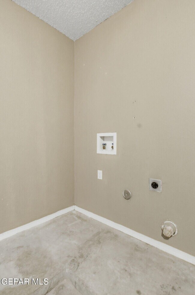 Building Photo - 3413 Yellow Rose St