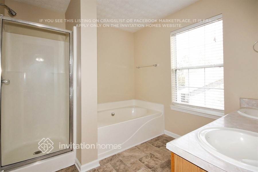 Building Photo - 3925 Bradford Walk Trail