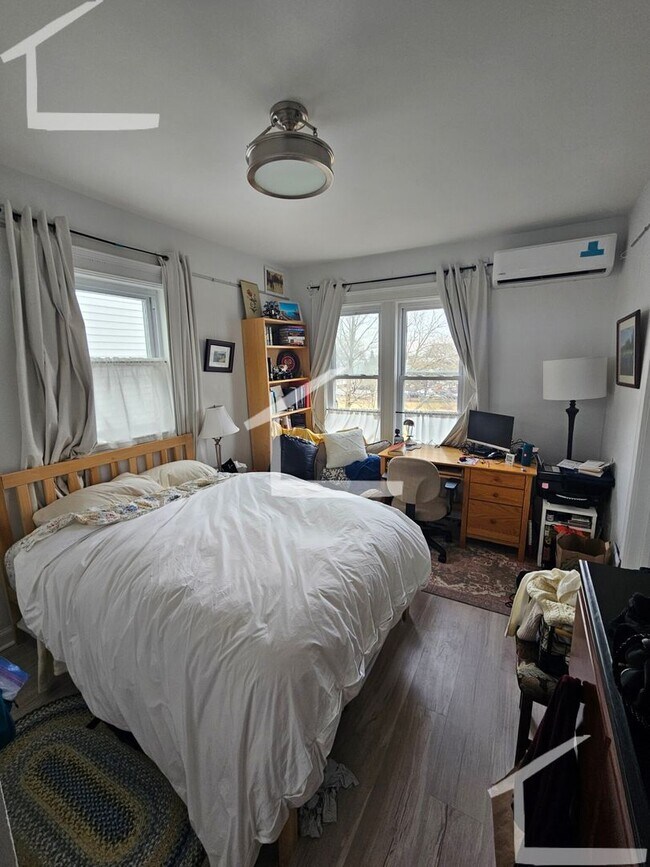 Building Photo - Mid Cambridge 3 bed 2 bath Stunner! for 9/...