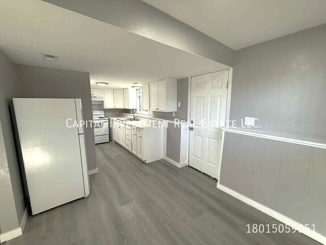 Building Photo - 3842 Dean Dr
