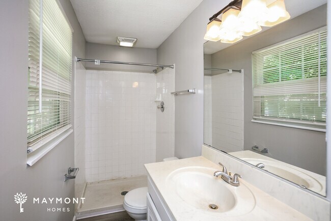 Building Photo - Lovely 3 Bedroom in Indianapolis