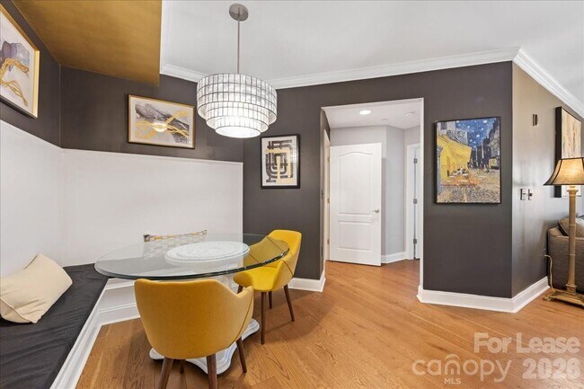 Building Photo - 401 N Church St