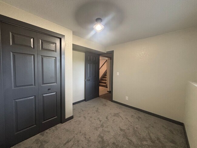 Building Photo - 4 Bed, 3 Bath Home Available Now!  MileSto...