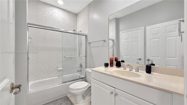 Building Photo - 3387 Lakeside Dr