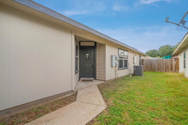 Building Photo - 3002 Crownover St