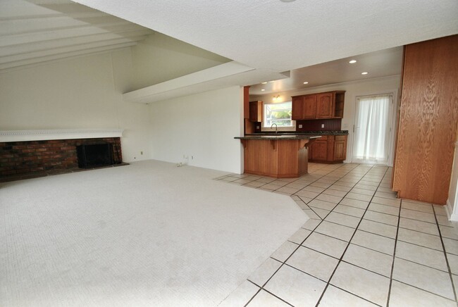 Building Photo - Charming Four Bedroom Rossmoor Home