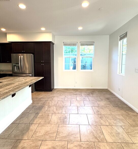 Building Photo - 2616 Admiral Cir