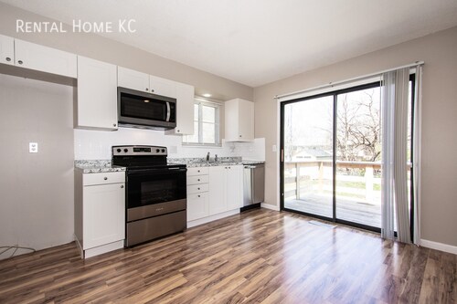 Building Photo - Just-remodeled 2-bedroom Split-Level duple...