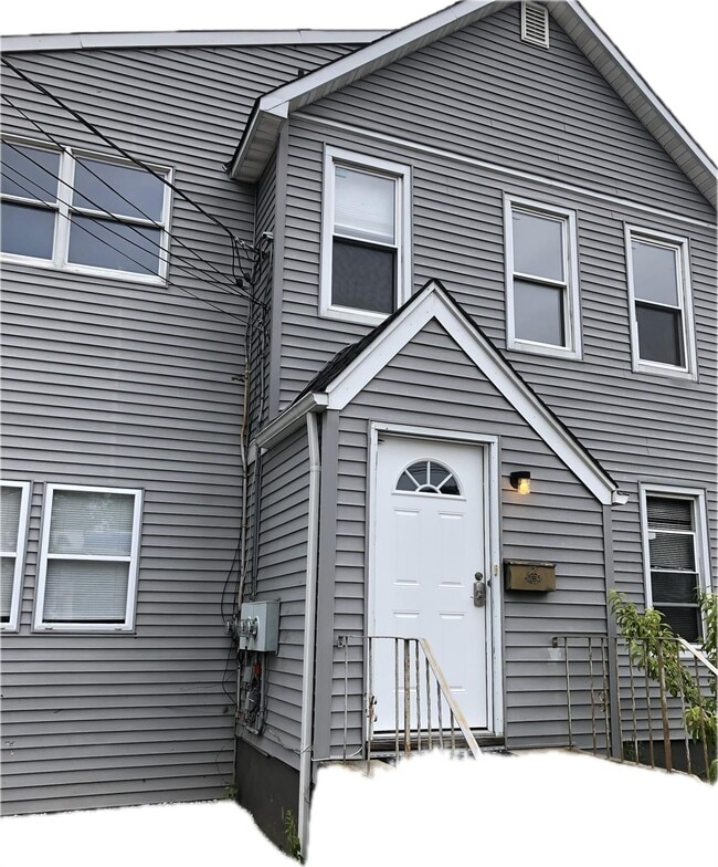 Primary Photo - 75 Carleton Ave