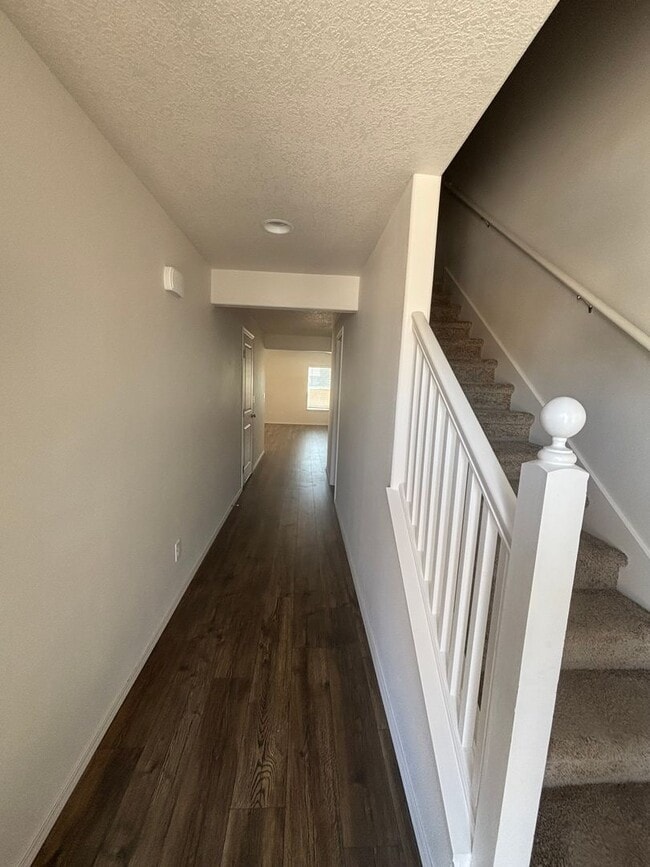Building Photo - Eugene 3 Bed 2.5 Bath, 2 Story Single Fami...