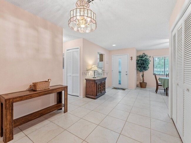 Building Photo - 8305 Sand Wedge Cir