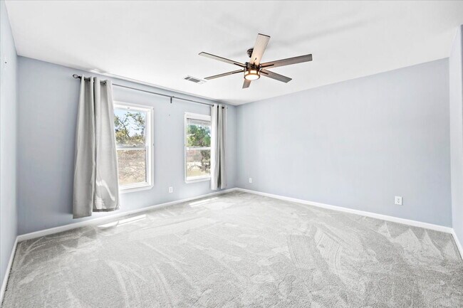 Building Photo - Beautiful 2 Bedroom, 2 Bath Home in Guard-...