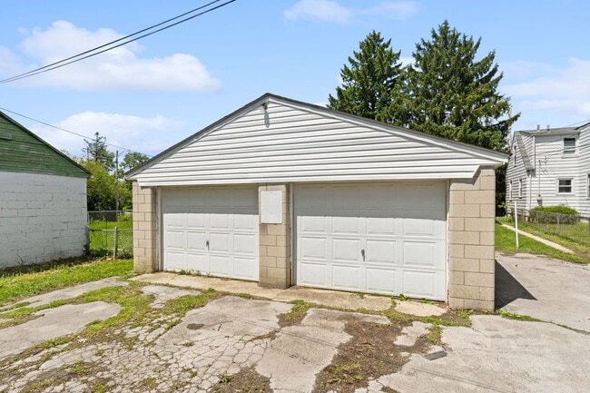 Building Photo - 1549 Oakland Park Ave