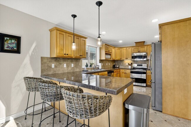 Building Photo - 18525 NE Marine Dr