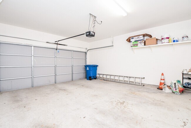 Building Photo - 3715 Main Plaza Dr