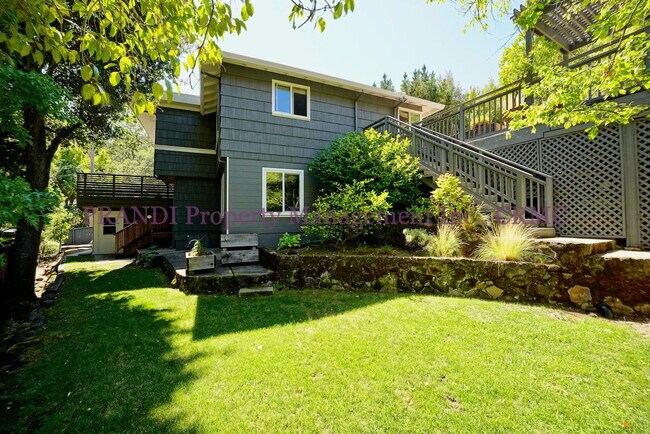 Building Photo - Stunning Seminary Gem, Modern Finishes & P...