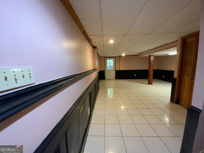 Building Photo - 5697 Grey Fox Cir